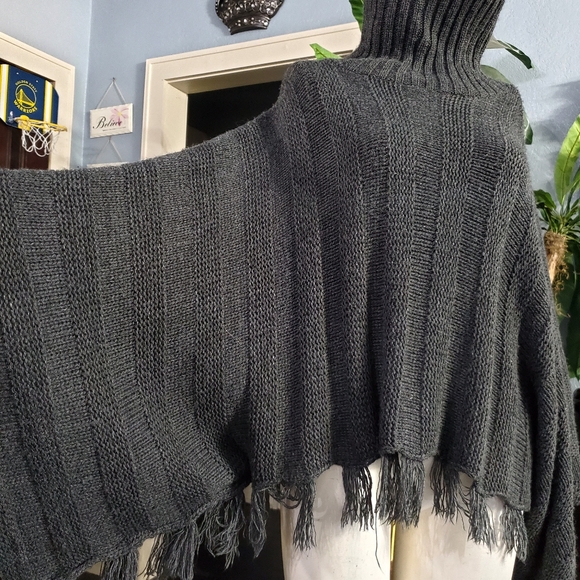 Bisou Bisou Turtleneck Fringe Hem Boho Knit Poncho Sweater One Size Fits Most - Picture 3 of 6